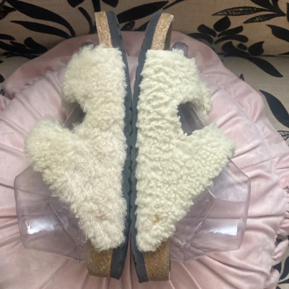 🎀 Birkenstock Big Buckle Genuine Shearling Slide Sandal, Cream 8 & 8.5 - Picture 2 of 6